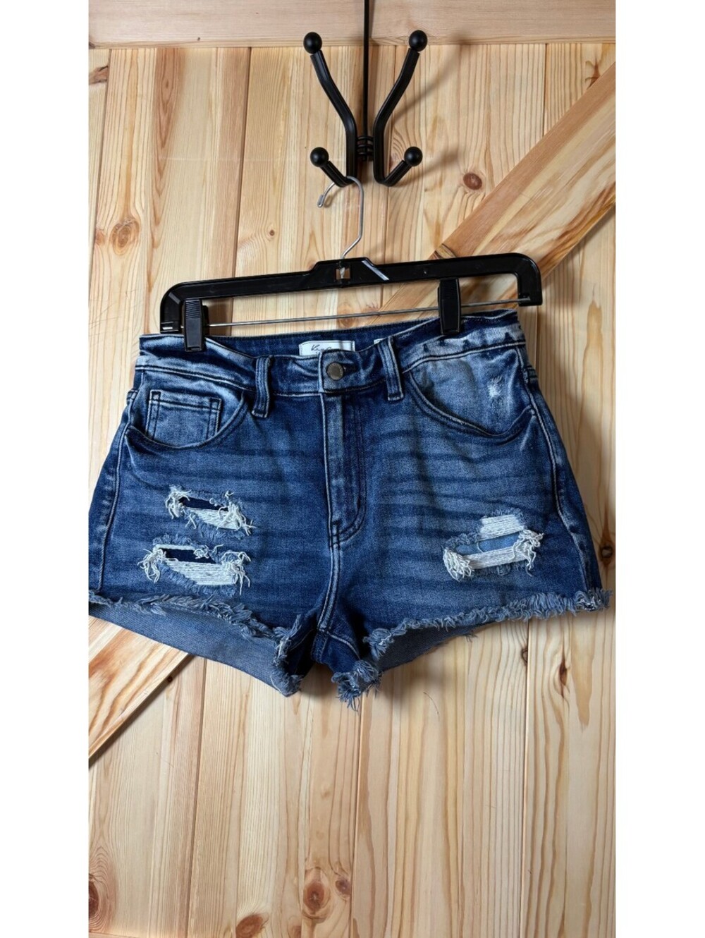 KanCan Signature Mid-Rise Distressed Denim Shorts Size 28